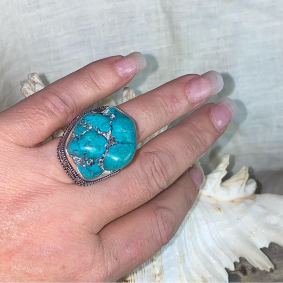 Raw Turquoise natural gemstone statement ring - Picture 4 of 9